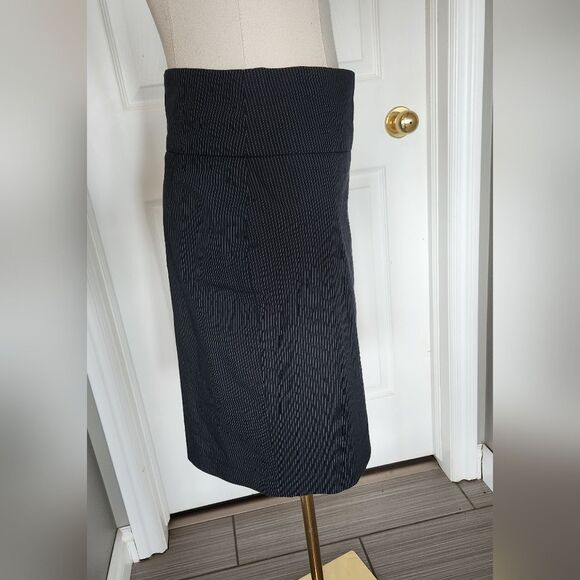 Suzy Shier Navy Pinstripe skirt suit - jacket is a 5/6 and Skirt is a size 0 - Picture 7 of 15